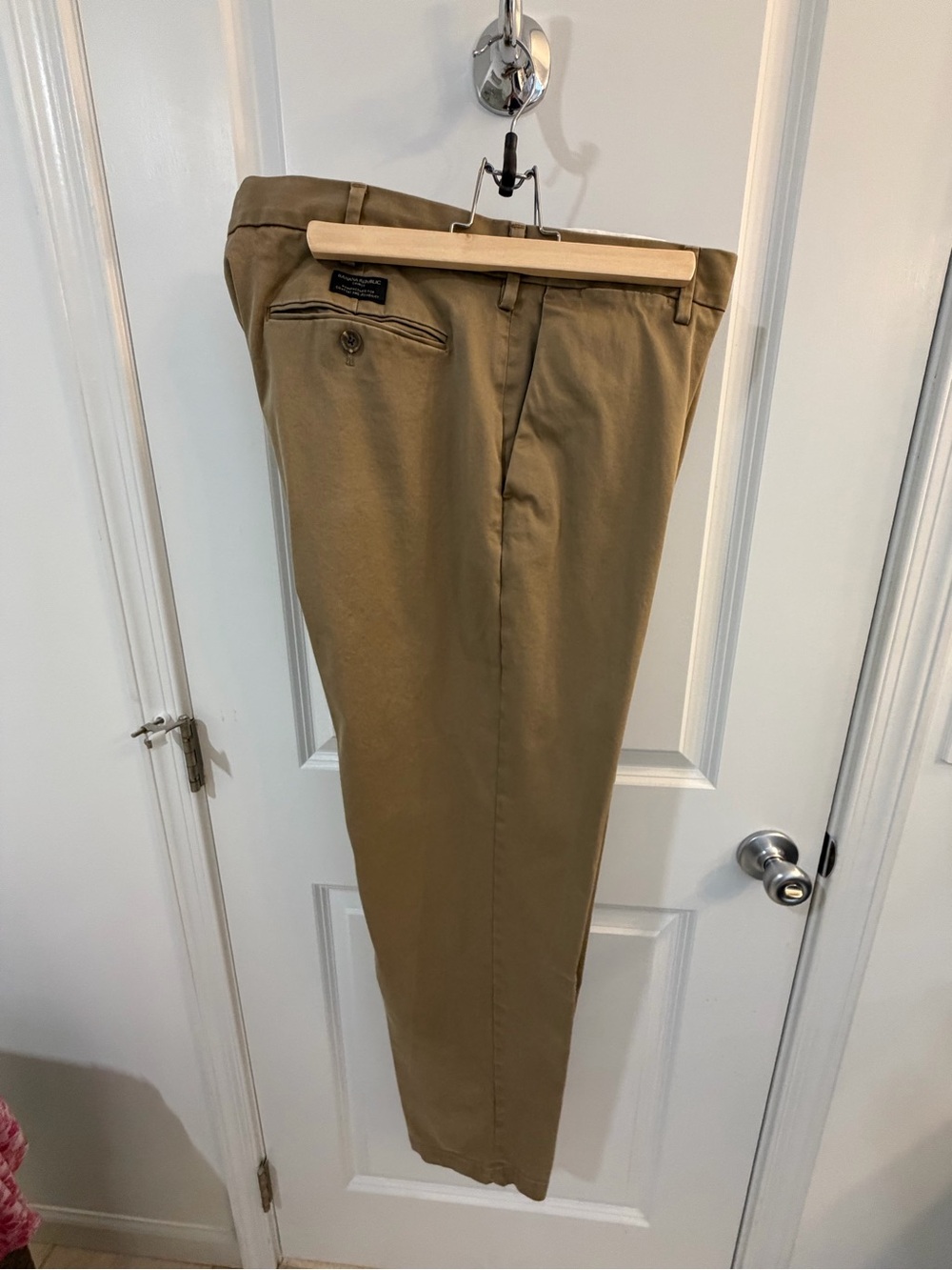 Banana Republic Men's Tan Chinos - Straight Cut